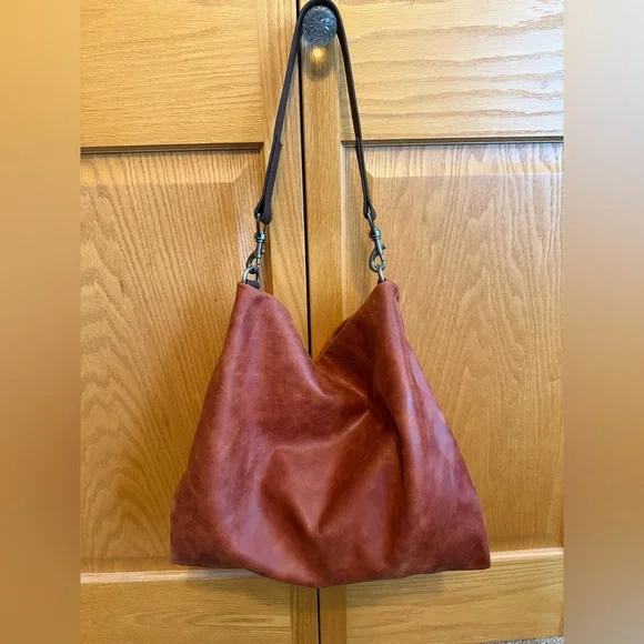 Rough & Tumble Medium Fireclay and Distressed Espresso Olivia - Picture 3 of 5